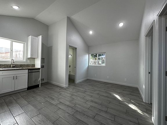 4th image of 3815 1/2 Meade Ave
