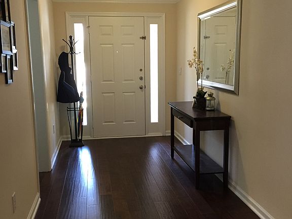 2nd image of 997 Park Hollow Way