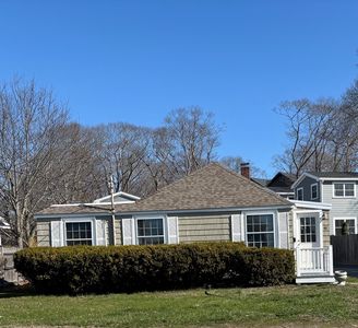 52 Raymond St, Manchester, MA, 01944