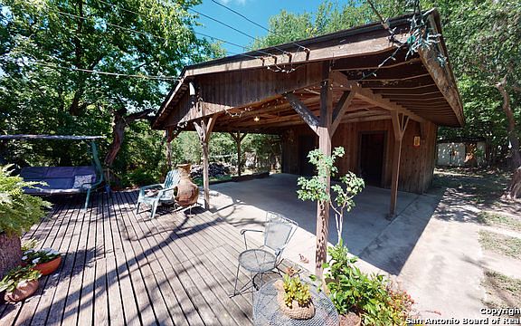 5th image of 6338 Bluebird Ln