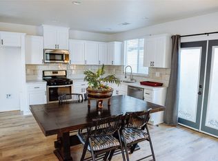 595 1/2 Ventura St, Altadena, CA 91001