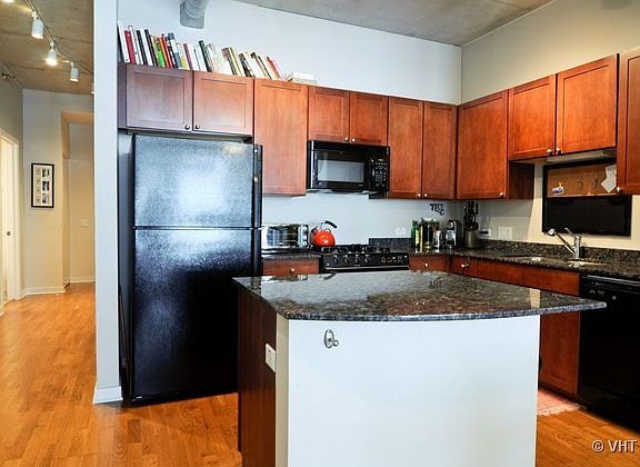 5th image of 720 N Larrabee St APT 1412