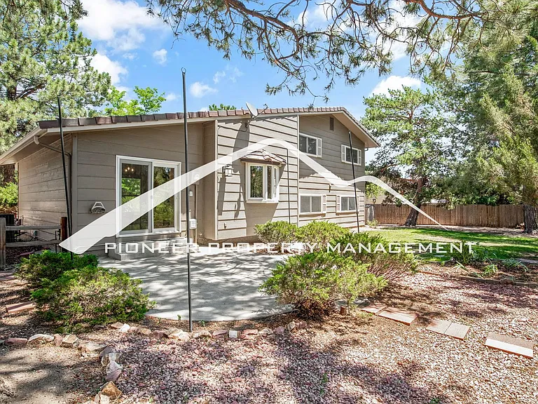 223 Dolomite Dr — Photo 22