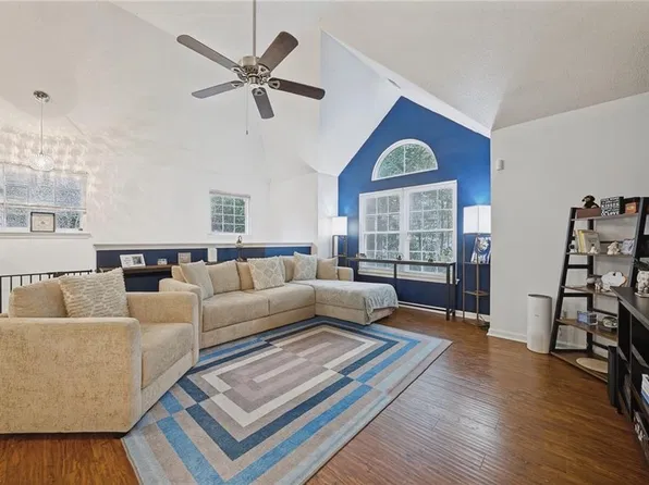 710 Rue Marseille, Chesapeake, VA 23320