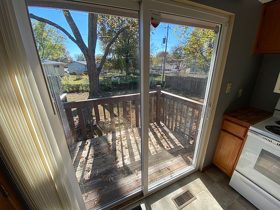 kitchen patio door to back yard