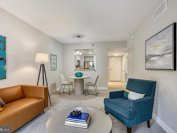 5th image of 1045 N Utah St #2-605
