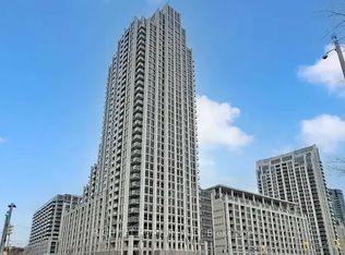628 Fleet St #915, Toronto, ON M5V 1A8