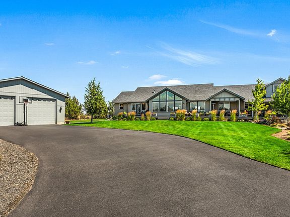 3rd image of 60870 Billadeau Rd