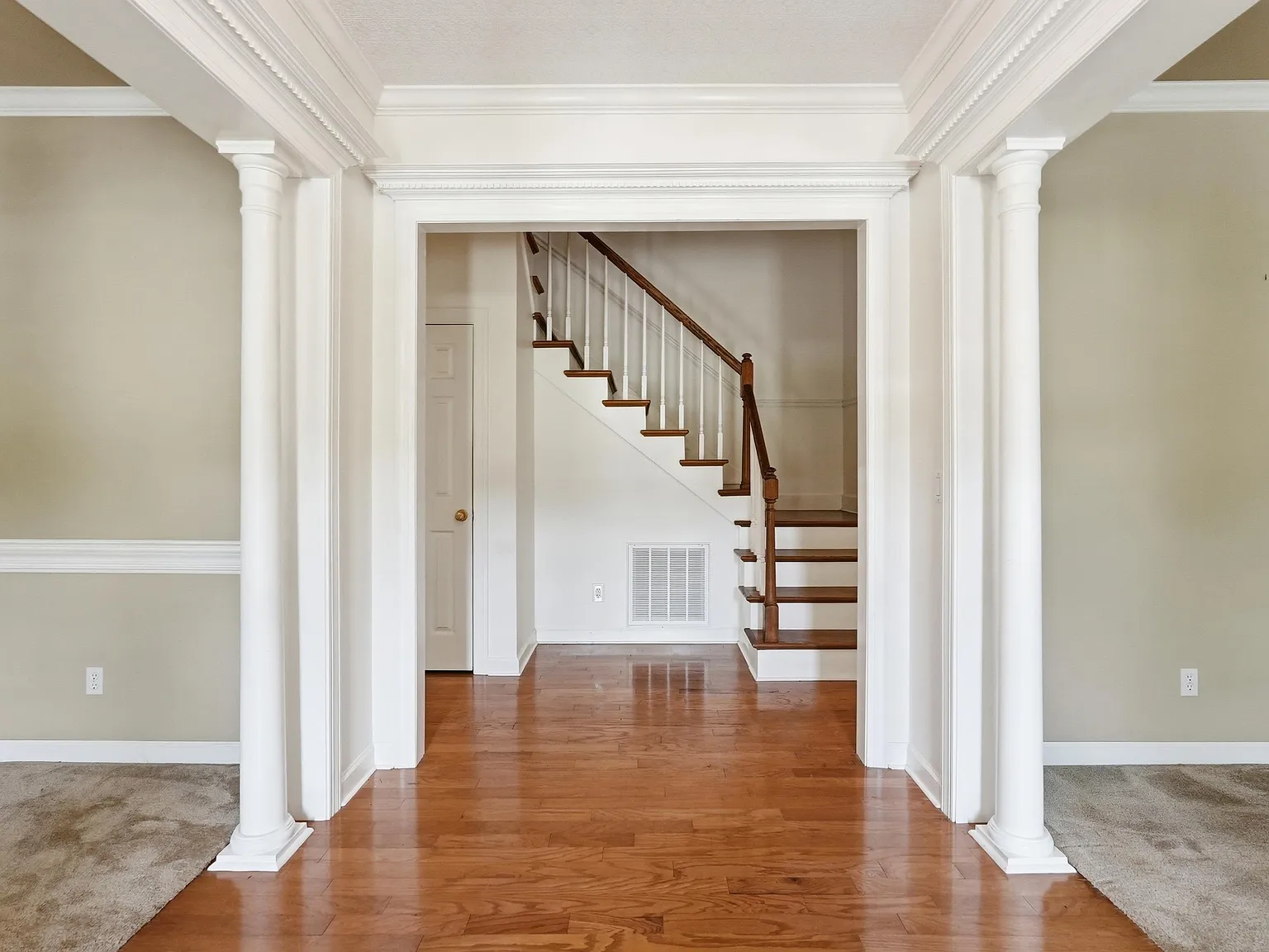 4 bed, 3.5 bath, 2836 sqft, $3,500 — Photo 3