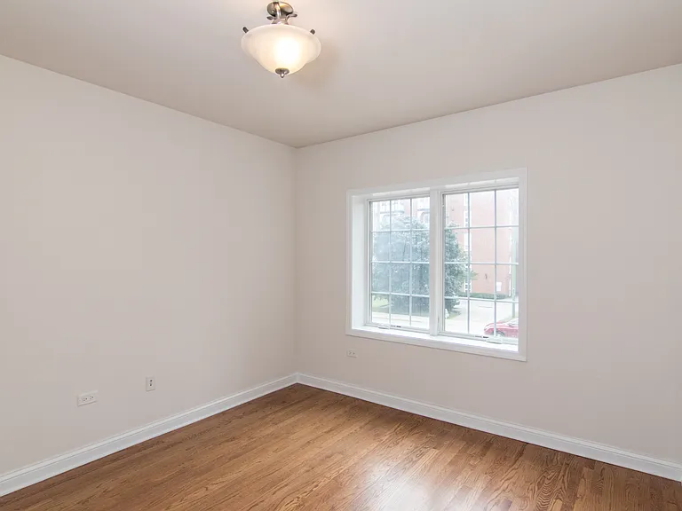 6493 N Northwest Hwy #208 — Photo 8