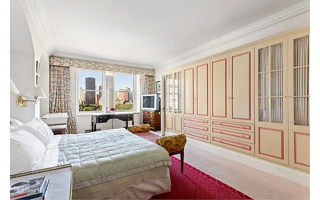 Sold by Douglas Elliman | media 4