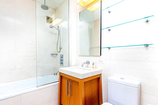 Rented by E Realty International Corp | media 3