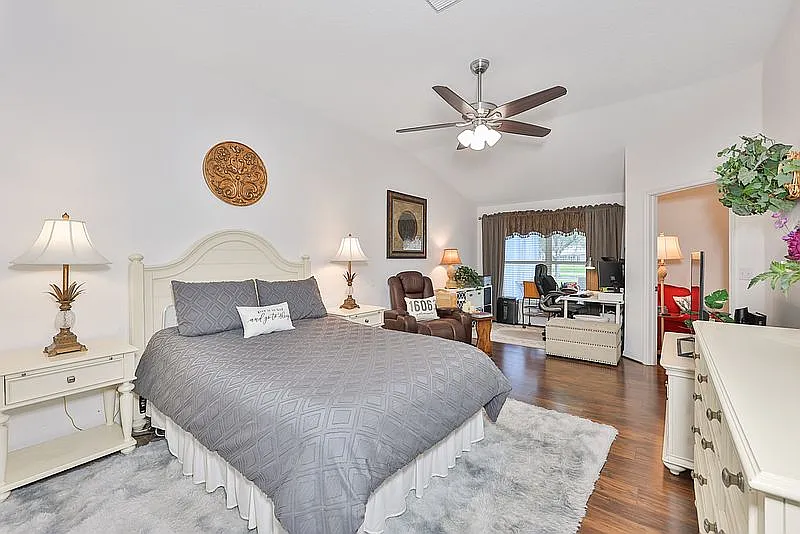 2 bed, 224 sqft, $2,850 — Photo 3