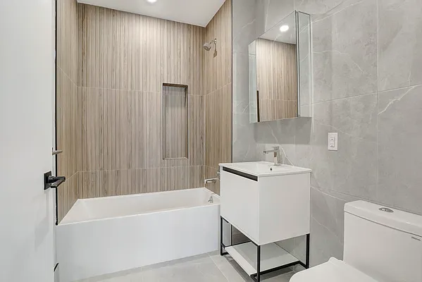 Rented by EXR | media 6