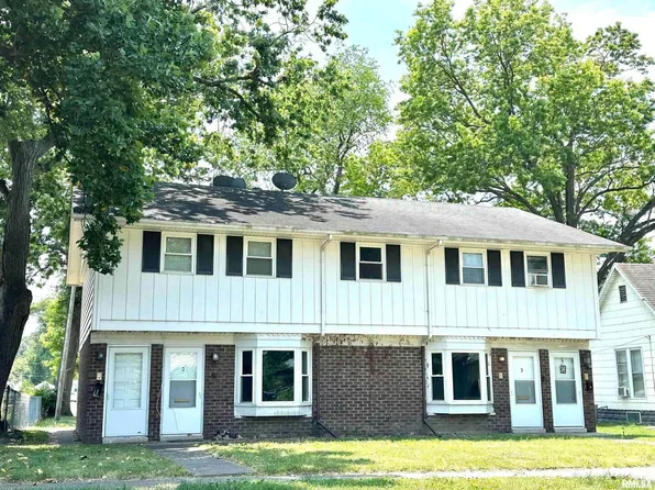 1221 E Broadway #4, Centralia, IL 62801