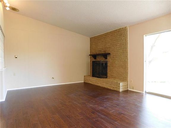 5th image of 1826 Pine Knot Dr