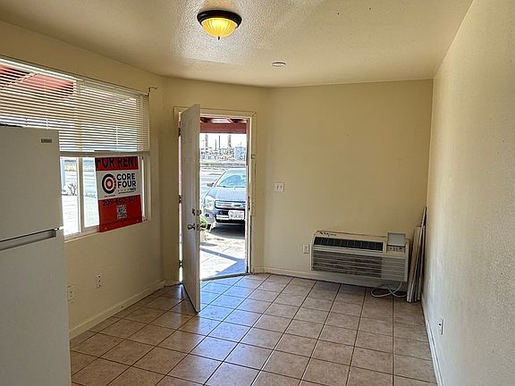 3rd image of 965 Atwater Blvd #I