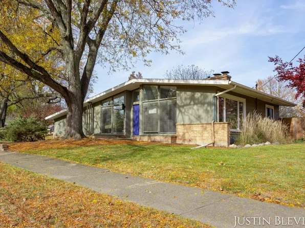 4219 Castle Dr SE, Grand Rapids, MI 49546