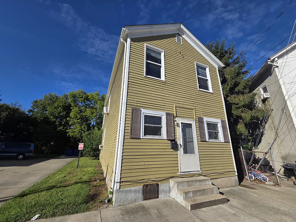 1011 S 2nd St
