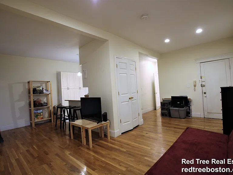 1868 Commonwealth Ave — Photo 5