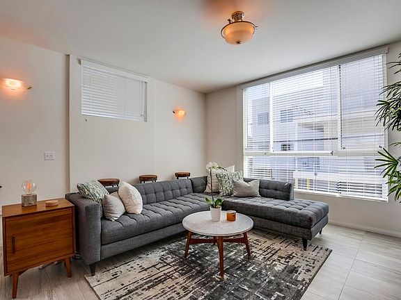 4th image of 4085 1st Ave