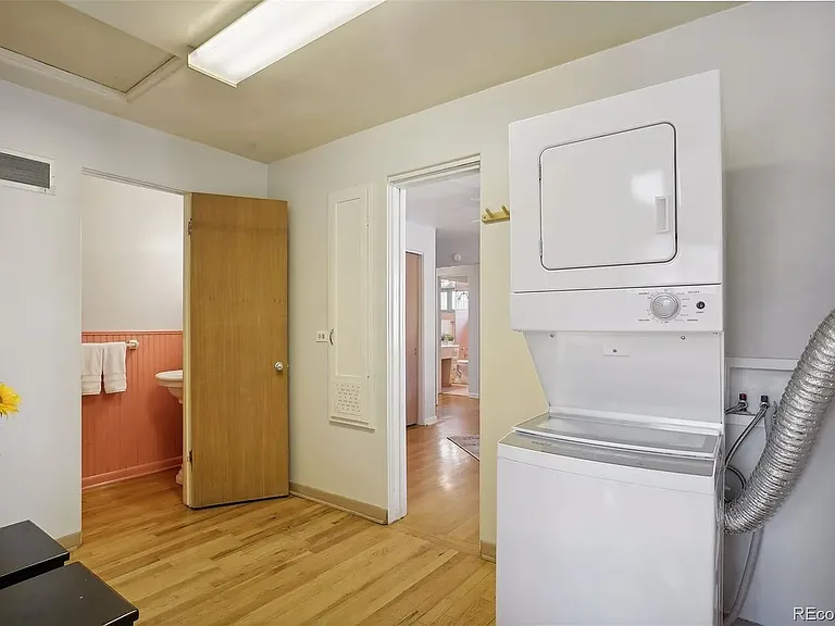 2390 S Clayton St — Photo 28