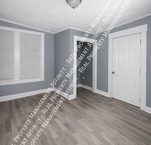 629 E Trigg Ave — Photo 7