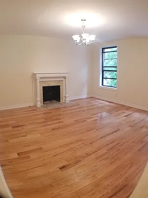 Rented by Roberto Guilbet, LREB | media 20