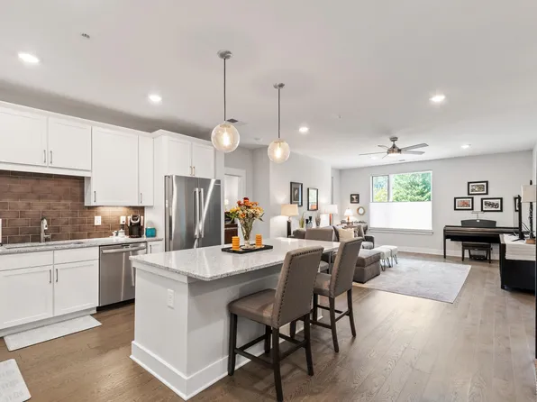 105 Chatham Walk Ln #204, Cary, NC 27511