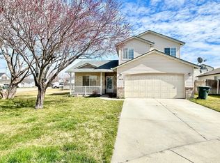 668 N Quarter Moon Ave, Kuna, ID 83634