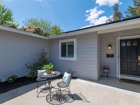 3rd image of 5165 Oakview Ct