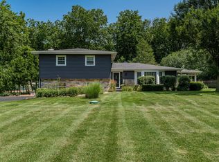 3270 Middlesax Dr, Long Grove, IL 60047