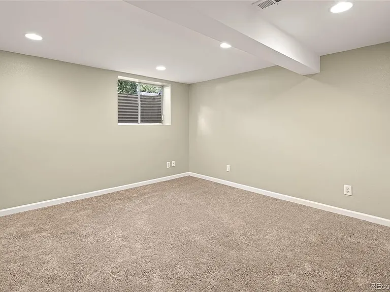 Downstairs bedroom.