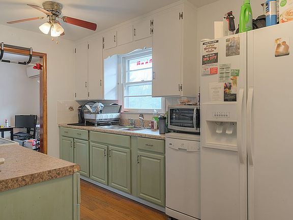 5th image of 502 Lucas Dr