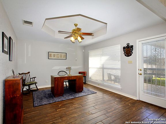 4th image of 5818 Grandwood Dr