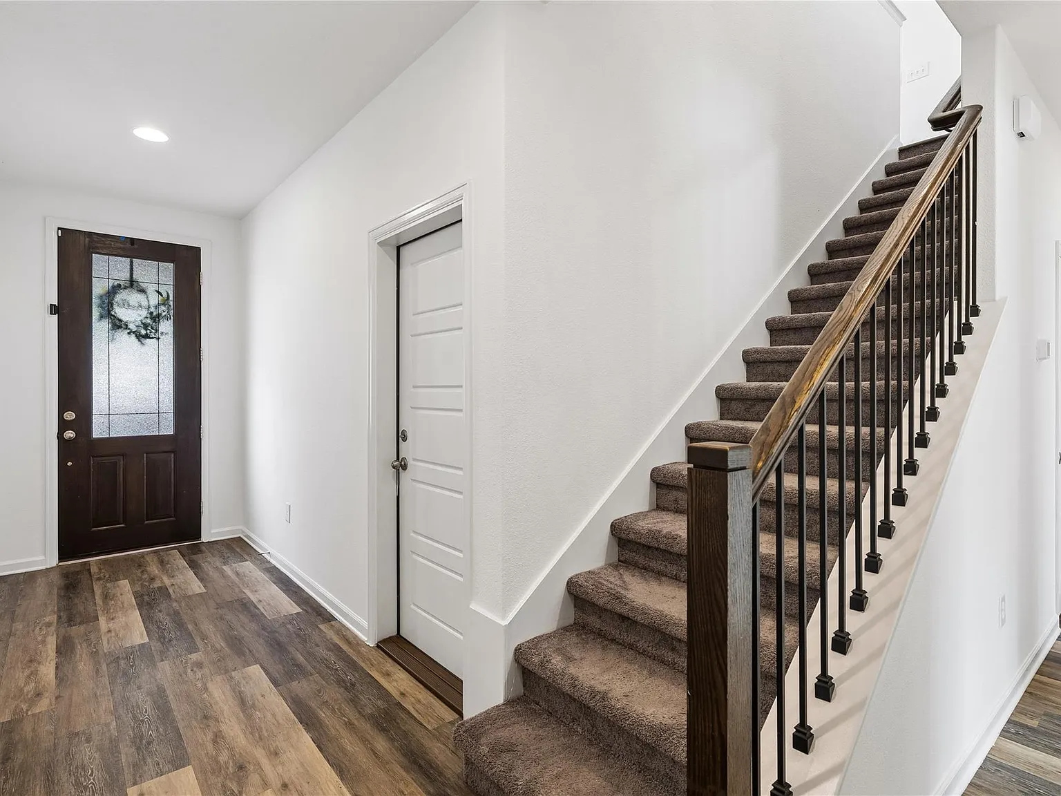 4 bed, 3.5 bath, 2316 sqft, $3,300 — Photo 4