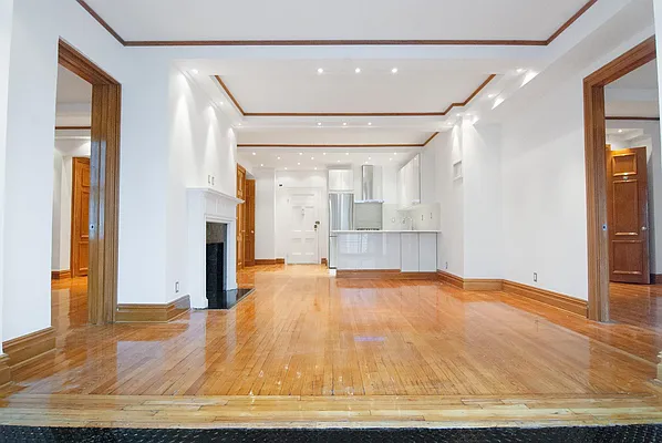 Rented by WAM Partners - William Moses Co. | media 8