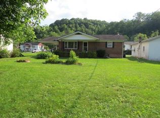 55 John St, Jackson, KY 41339