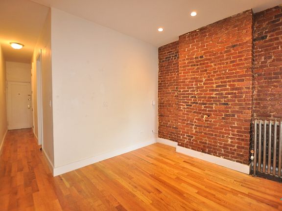 2nd image of 421 Rogers Ave #C4rka
