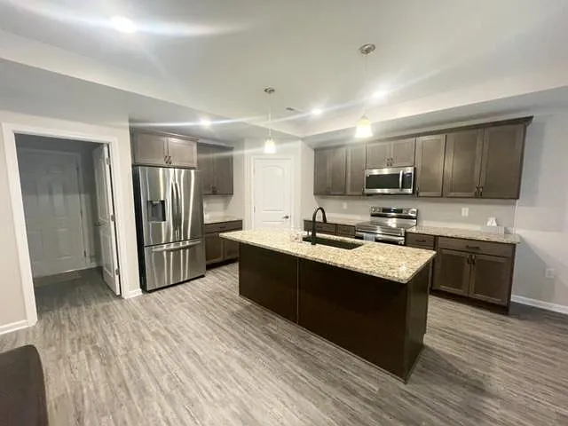 611 Wildoak Pl — Photo 3
