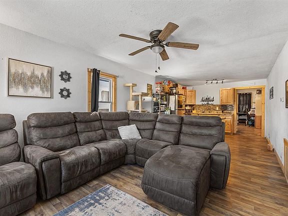 5th image of 512 Coleman Ave