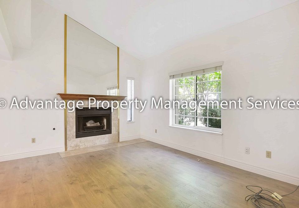 1st image of 633 Palomino Dr #A