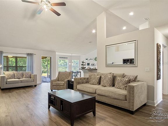 4th image of 2020 Normandy Heights Dr