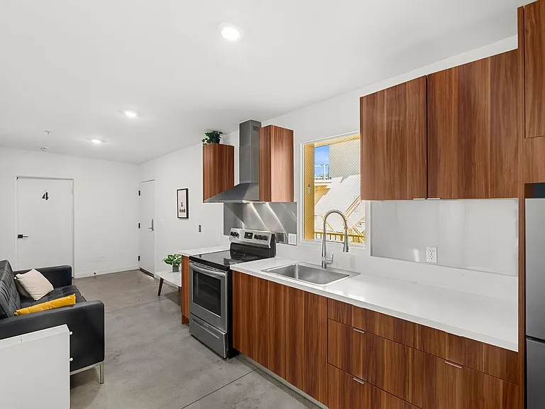 Arroyo LA Designer Studio Community Living — Photo 32