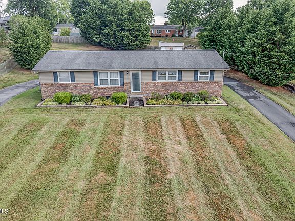 2nd image of 1008 Shamrock Dr