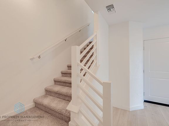 4th image of 2539 Dorris St