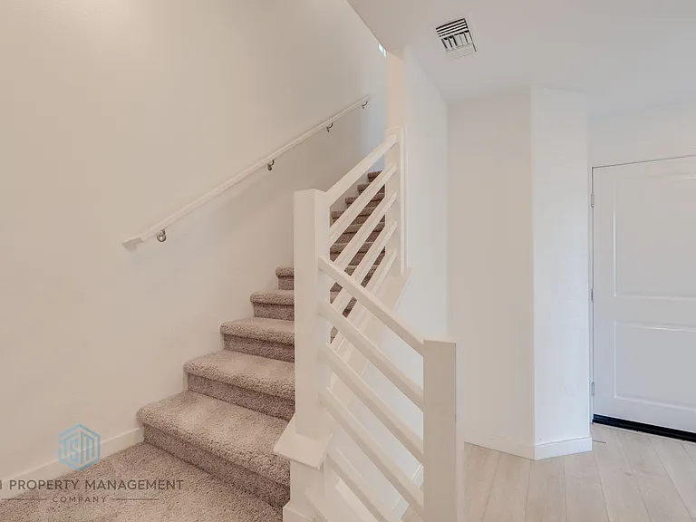 2539 Dorris St — Photo 4