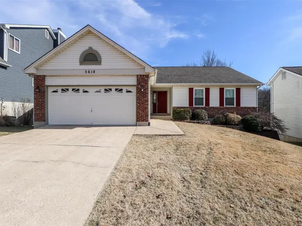 5618 Providence Place Dr, Saint Louis, MO 63129