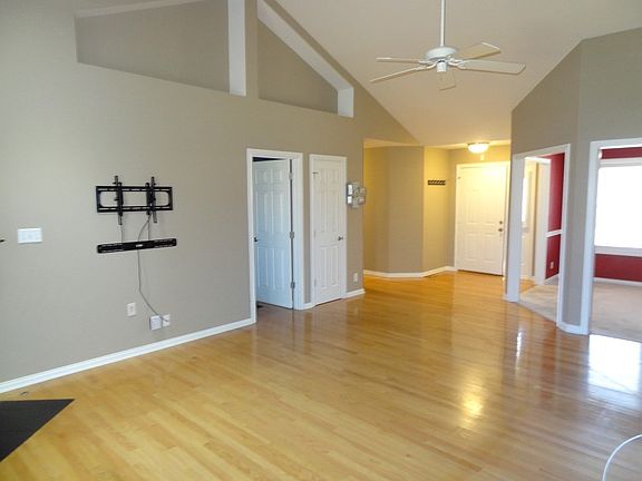 3rd image of 3632 Hartford Pl