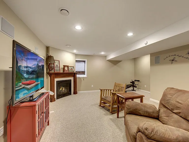 1187 Blackhawk Dr SW — Photo 35